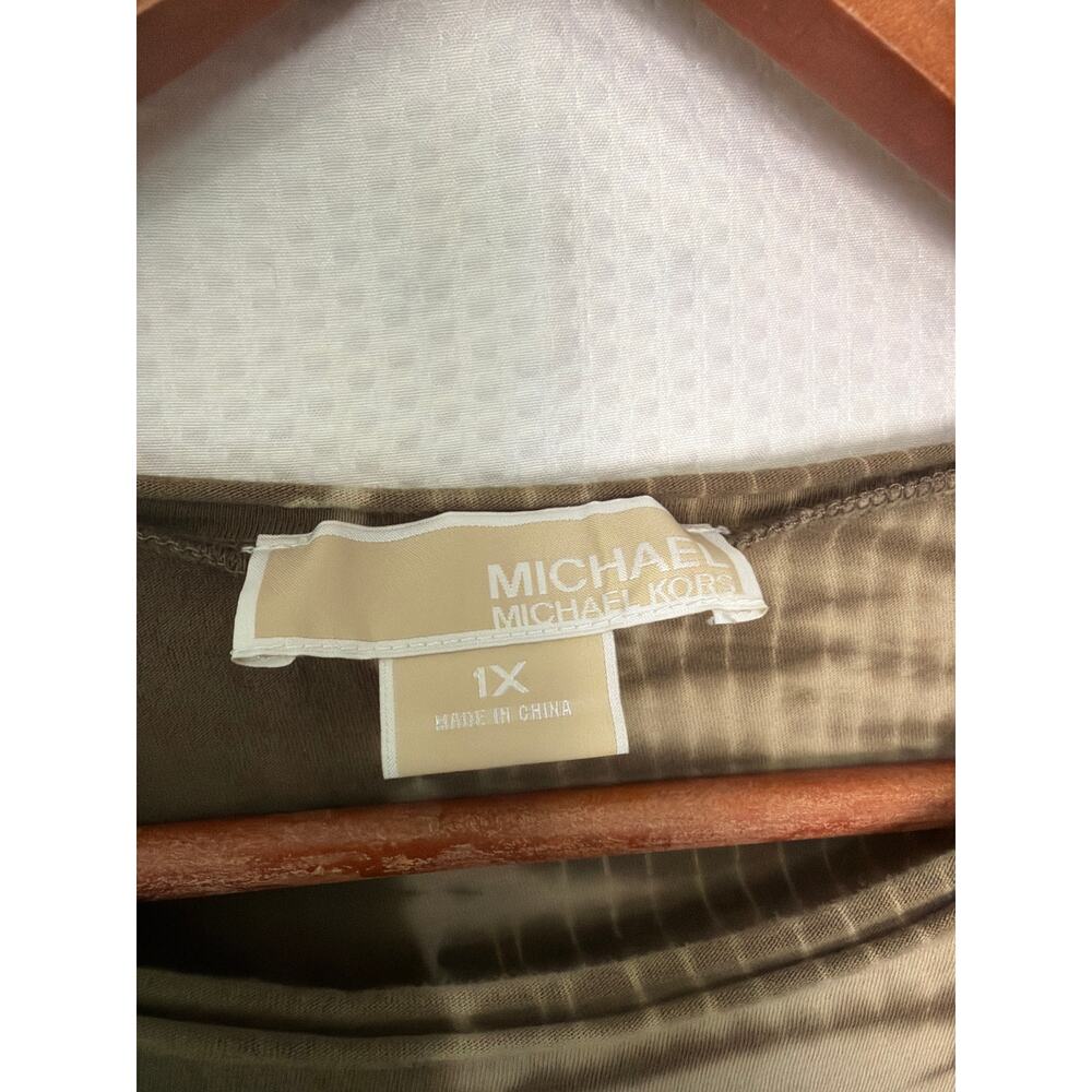 Michael Kors 1X Olive Green Gold Logo Tee Tie Dye Short Sleeve Plus Top - Picture 5 of 10